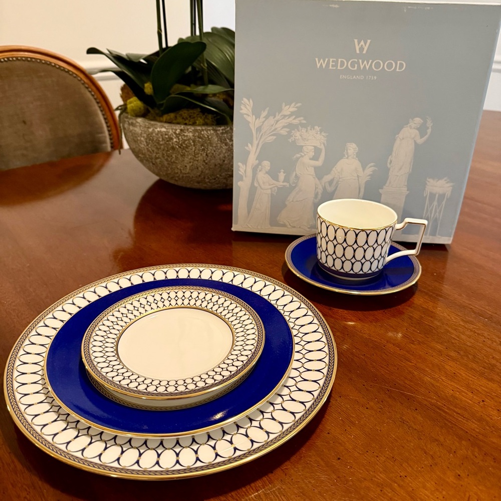 Wedgwood Renaissance Gold 5-Piece Place Setting Brand New (3 Available)